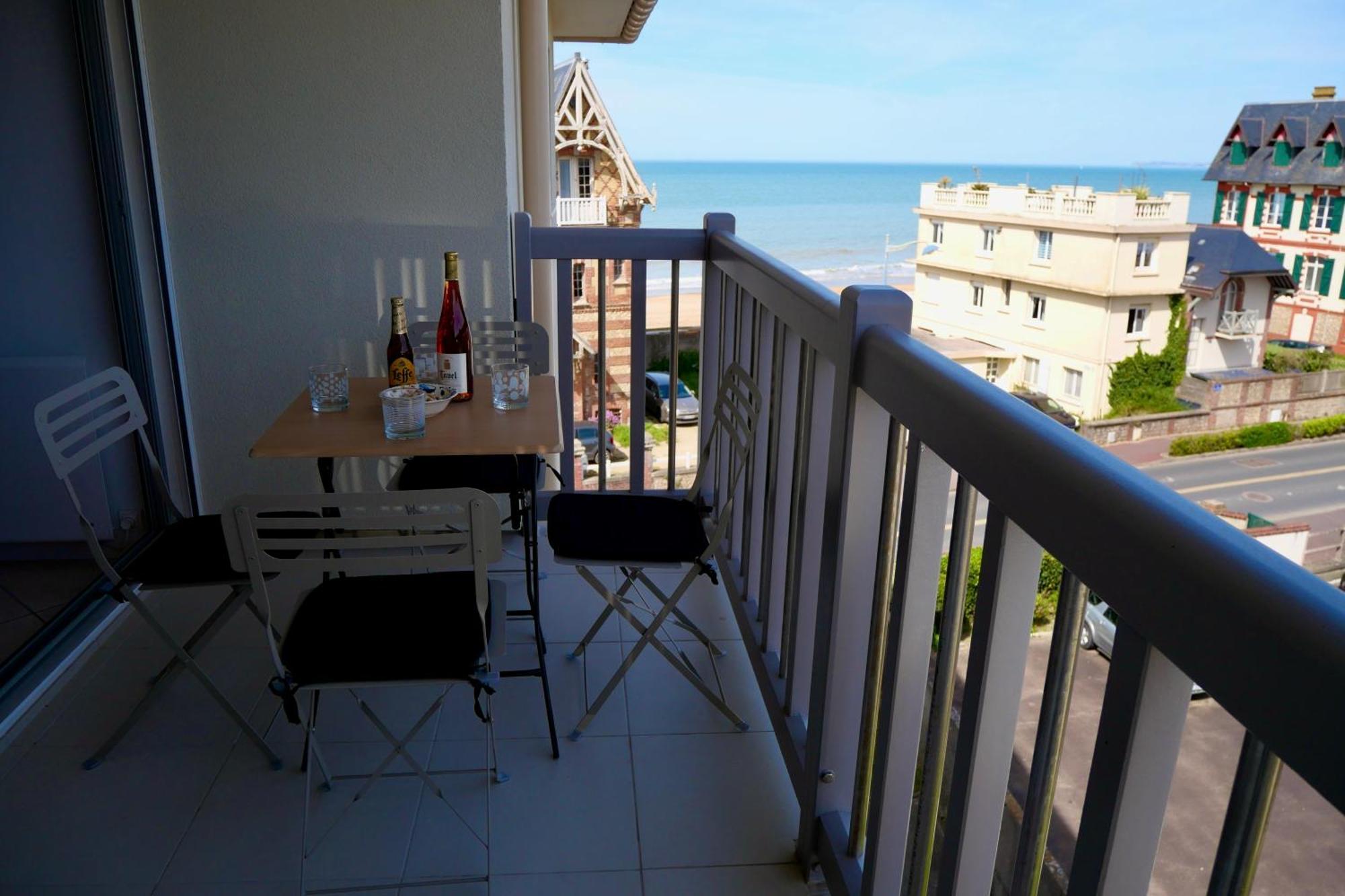 וילר-סור-מר Appartement Vue Mer - 30 M De La Plage - 5 Minutes A Pied Du Centre Ville Et Du Casino מראה חיצוני תמונה